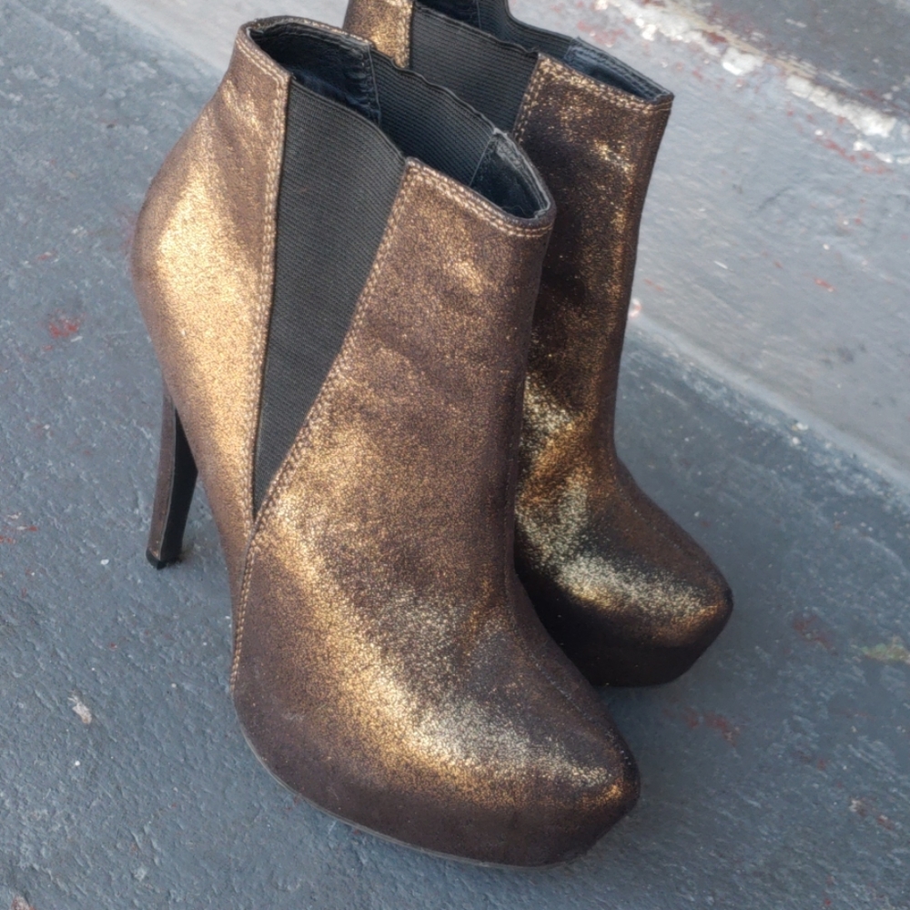 Kohls Vintage heels. Space Odyssey.